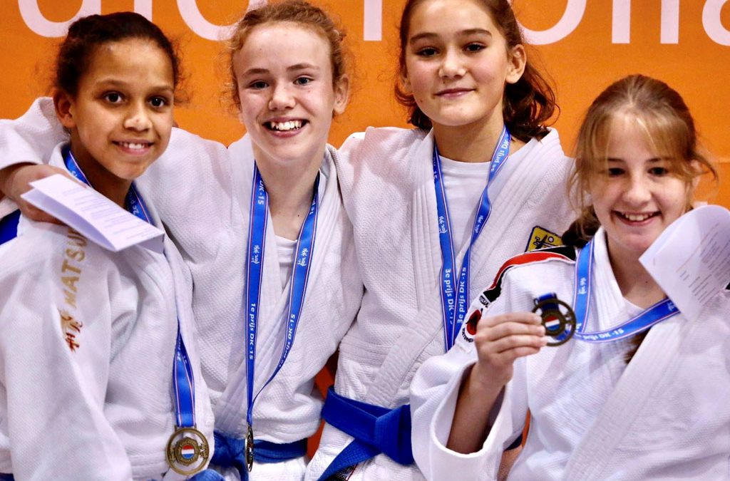 LIEVE VAN DE RIJZEN BEHAALD DERDE DISTRICT TITEL JUDO